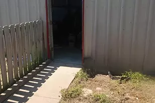 634 E Eubank St, Mabank, TX 75147 - Photo 7