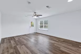 530 2nd St, Grand Prairie, TX 75051 - Photo 31