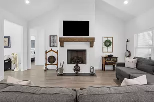 288 Scenic Wood Dr, Reno, TX 76020 - Photo 9