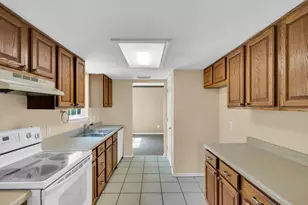 300 Bowden Cir, Burleson, TX 76028 - Photo 9