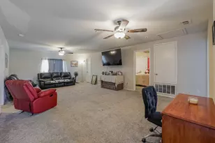 217 Hackney St, Waxahachie, TX 75165 - Photo 25