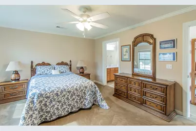 804 Beechcraft Avenue, Grand Prairie, TX 75051 - Photo 19