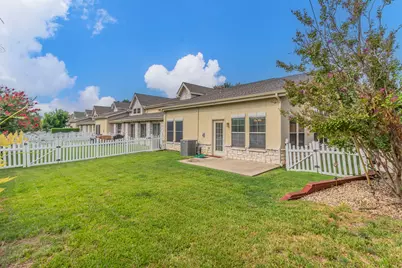 804 Beechcraft Avenue, Grand Prairie, TX 75051 - Photo 25