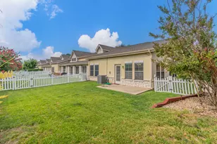 804 Beechcraft Ave, Grand Prairie, TX 75051 - Photo 25