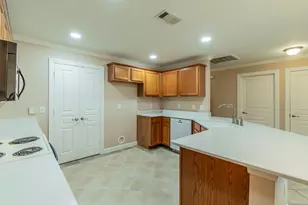 804 Beechcraft Ave, Grand Prairie, TX 75051 - Photo 5