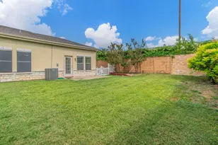 804 Beechcraft Ave, Grand Prairie, TX 75051 - Photo 23