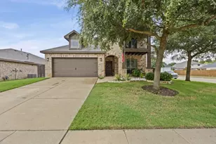 557 Vickie St, Crowley, TX 76036 - Photo 3