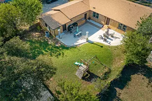 811 W Dyer St, Breckenridge, TX 76424 - Photo 3