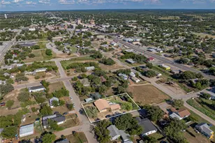 811 W Dyer St, Breckenridge, TX 76424 - Photo 39