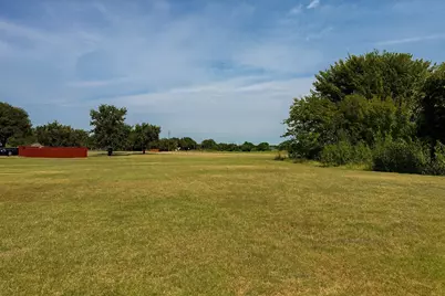 392 Clubhouse Drive, Joshua, TX 76058 - Photo 3