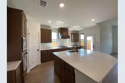 310 Devonshire Drive, Greenville, TX 75401 - Photo 9