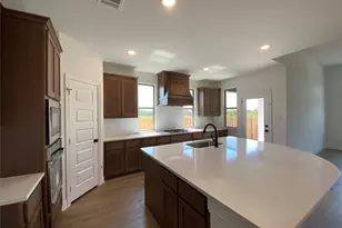 310 Devonshire Dr, Greenville, TX 75401 - Photo 9