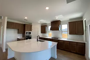 310 Devonshire Dr, Greenville, TX 75401 - Photo 9