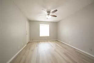 1717 N Locust St, Denton, TX 76201 - Photo 3