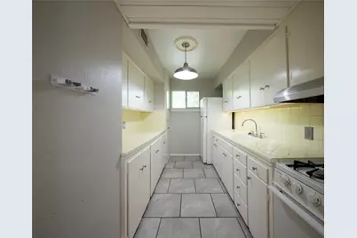 804 N Locust Street #B3, Denton, TX 76201 - Photo 3