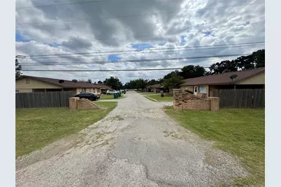 2001 S 1st, Clyde, TX 79510 - Photo 9