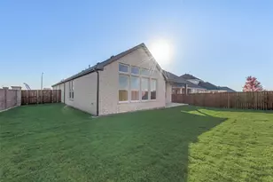 857 Blue Fescue Rd, Fort Worth, TX 76247 - Photo 35