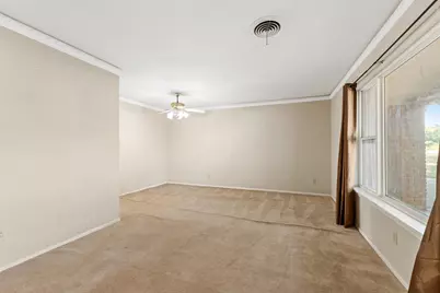 913 N Main Street, Springtown, TX 76082 - Photo 9