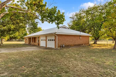 913 N Main Street, Springtown, TX 76082 - Photo 5