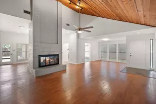 1036 Clinton St, Carrollton, TX 75007 - Photo 5