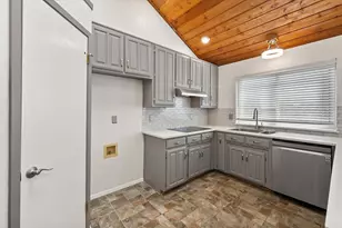 1036 Clinton St, Carrollton, TX 75007 - Photo 15