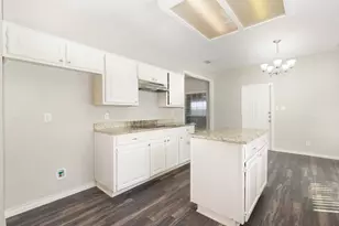 1305 Barclay Dr, Carrollton, TX 75007 - Photo 9