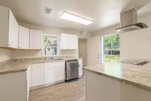 5713 Madge Pl, Haltom City, TX 76117 - Photo 7