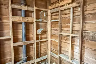 104 Dixon St, Cleburne, TX 76033 - Photo 19