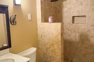 104 Dixon St, Cleburne, TX 76033 - Photo 13