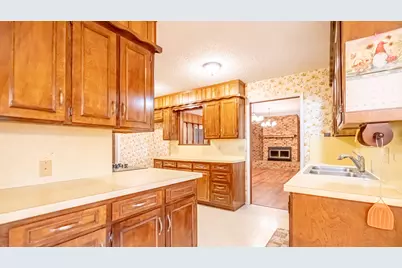 3521 Peak Road, Granbury, TX 76048 - Photo 11