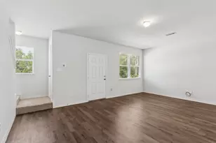 5620 Shore Point Trl, Fort Worth, TX 76119 - Photo 3