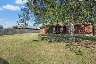 1310 Saratoga, Bellmead, TX 76705 - Photo 19