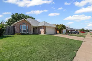 3509 Tommy Hays Dr, Haltom City, TX 76117 - Photo 5