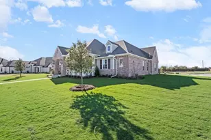 100 Victors Cir, McGregor, TX 76657 - Photo 3