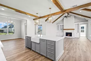 100 Victors Cir, McGregor, TX 76657 - Photo 11