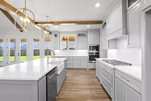 100 Victors Cir, McGregor, TX 76657 - Photo 9