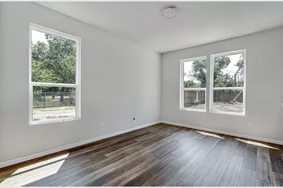 301 Eastland Street, Cleburne, TX 76031 - Photo 5