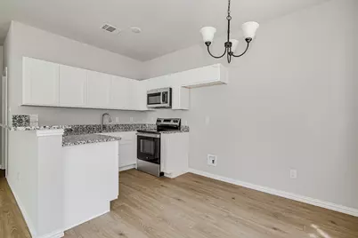 301 Eastland Street, Cleburne, TX 76031 - Photo 27