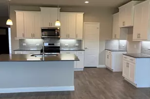 4213 Cornerstone Cir, Granbury, TX 76048 - Photo 3