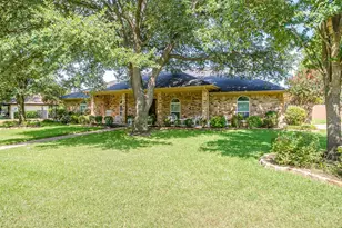 922 Highland Dr, Cleburne, TX 76033 - Photo 3