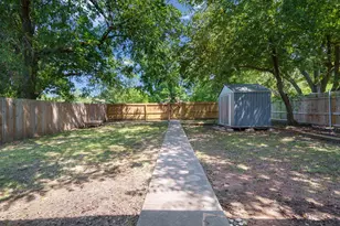 315 1/2 N Carr Ave, Sherman, TX 75090 - Photo 17