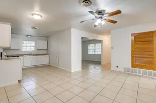 6712 Yosemite Dr, Fort Worth, TX 76112 - Photo 5