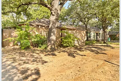 2711 N Locust Street, Denton, TX 76209 - Photo 3