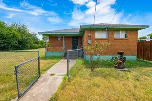 3823 Dempster Ave, Cockrell Hill, TX 75211 - Photo 9