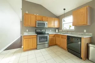 7208 Stonegate Dr, Benbrook, TX 76126 - Photo 7