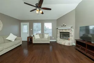 7208 Stonegate Dr, Benbrook, TX 76126 - Photo 9