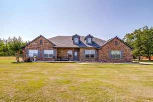 209 Cooperstown Dr, Springtown, TX 76082 - Photo 1