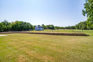 209 Cooperstown Dr, Springtown, TX 76082 - Photo 39