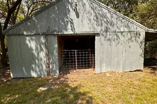 702 W Main St, Ladonia, TX 75449 - Photo 9