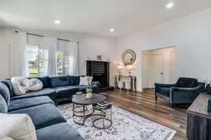 801 Shady Creek Ln, Bedford, TX 76021 - Photo 3